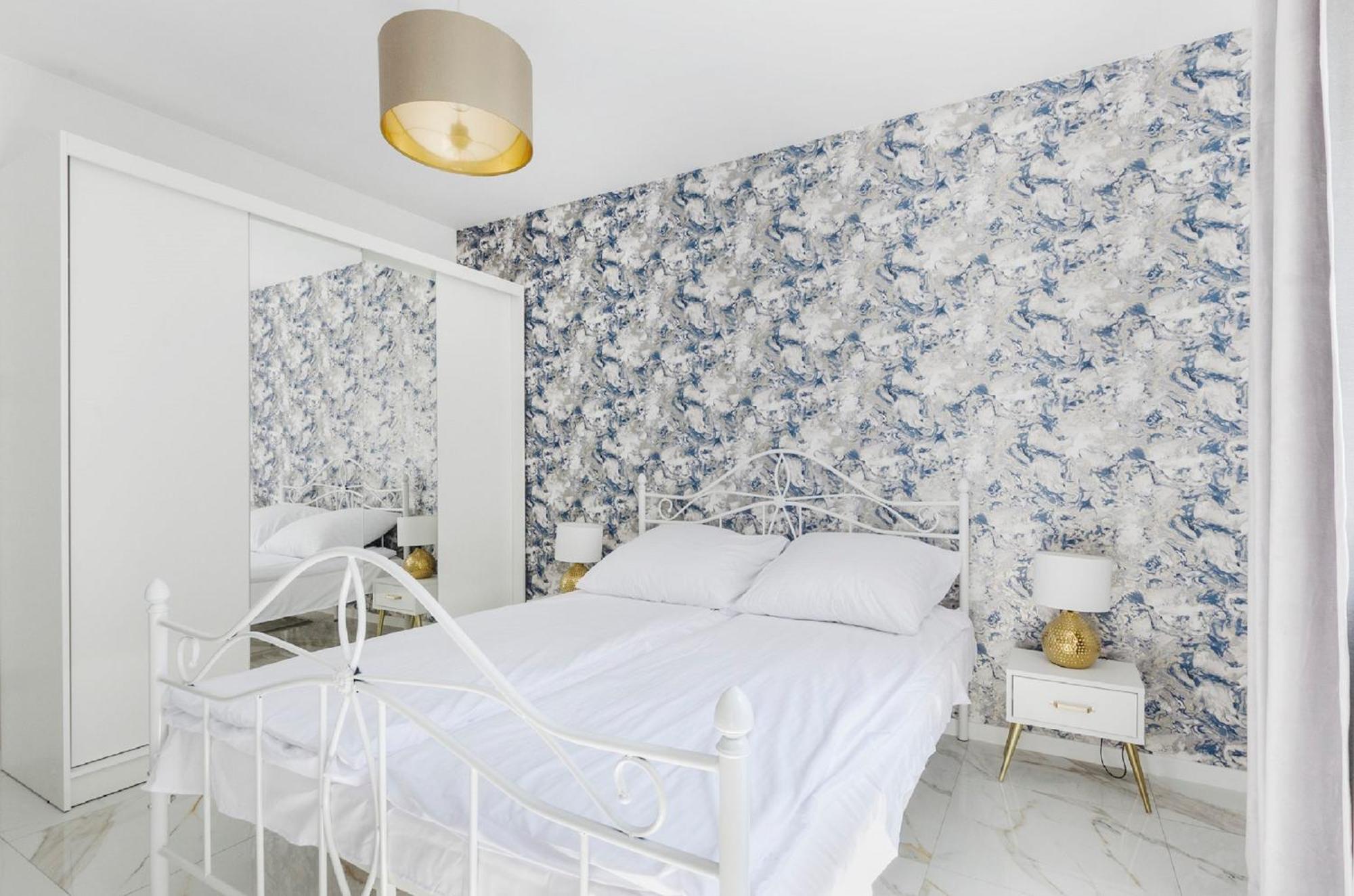 Apartment Lumina Lovely 2-room With Balcony *
