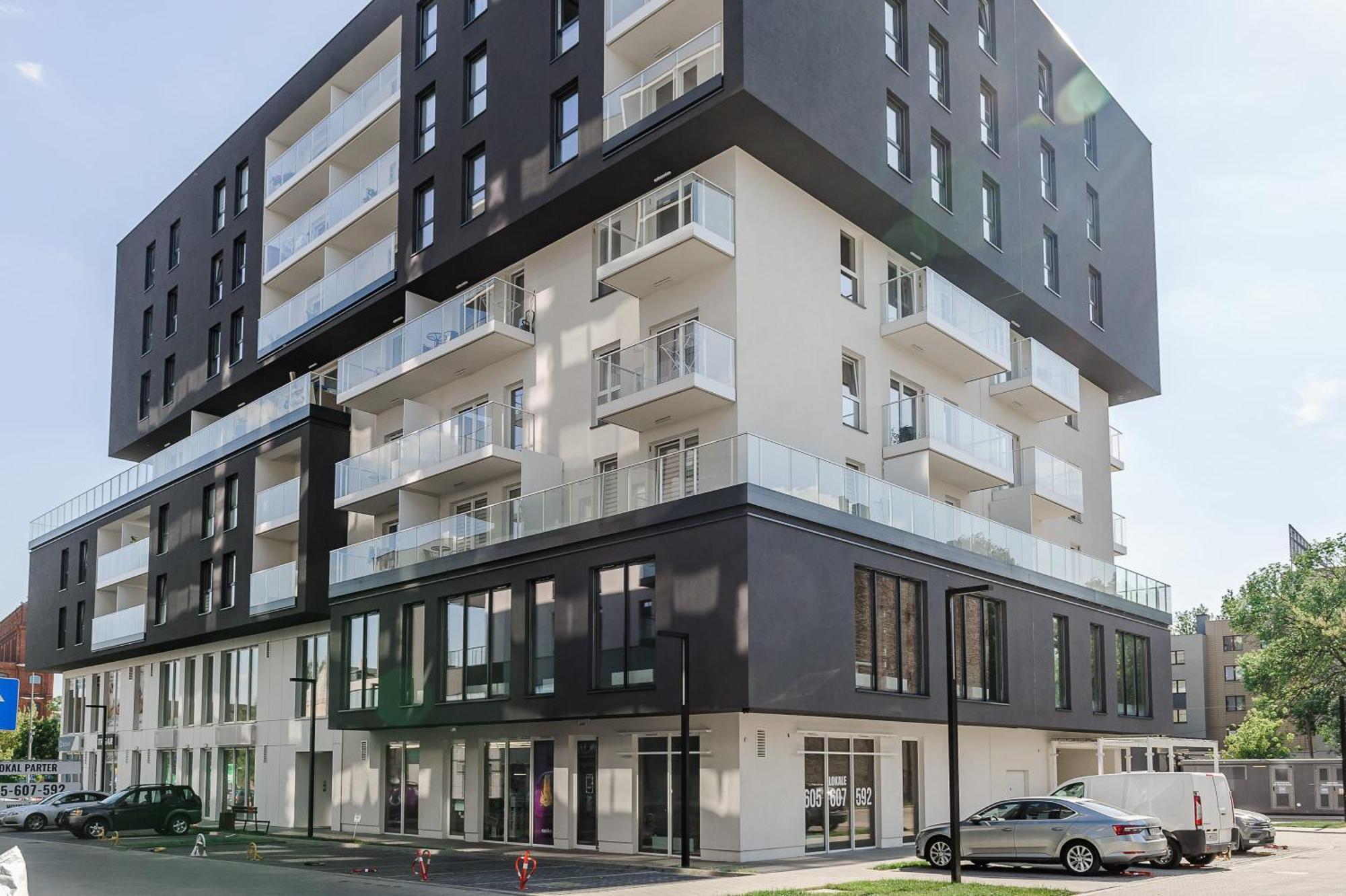 Lumina Lovely 2-room With Balcony *