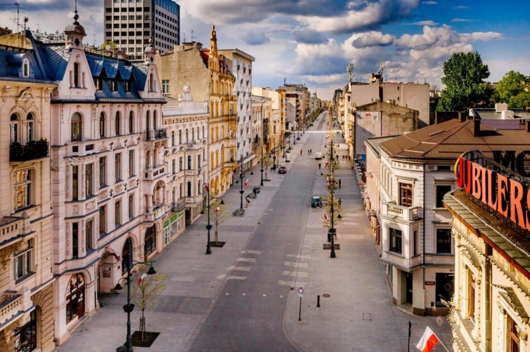 Lumina Lovely 2-room With Balcony Апартаменти